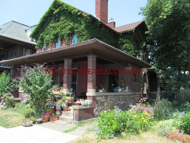 property at 72-76 Henrietta St