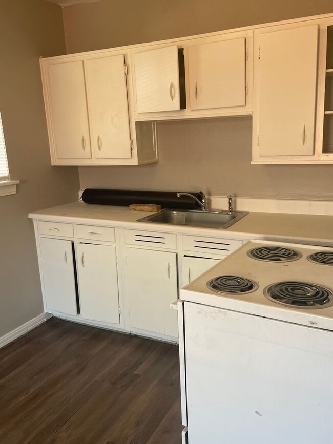 129-131-131 Hubbard Dr in Longview, TX - Building Photo - Building Photo
