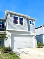 379 Sol Vis Dr in Dundee, FL - Building Photo