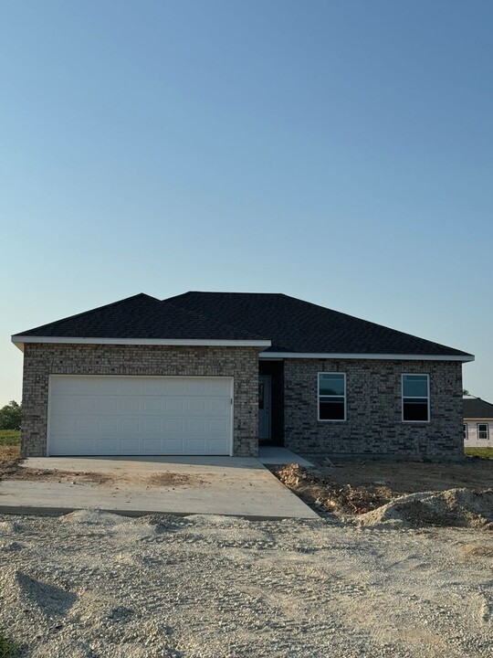 5483 S 250th Rd in Buffalo, MO - Building Photo