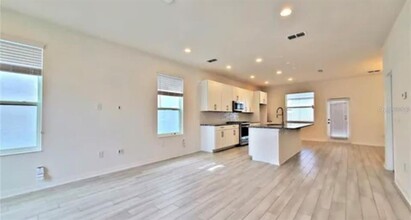 12537 Encore At Ovation Way in Winter Garden, FL - Building Photo - Building Photo