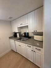 1819 E Parleys Canyon Blvd, Unit Basement in Salt Lake City, UT - Building Photo - Building Photo