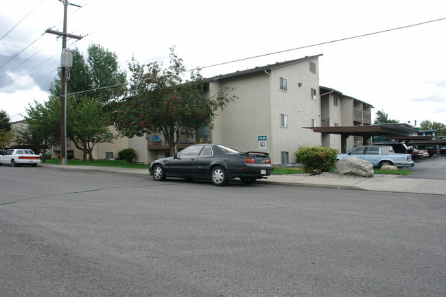 El Estero Apartments in Spokane, WA - Building Photo - Building Photo