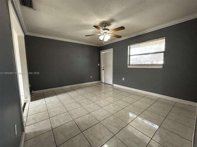 2401 NW 15th St in Fort Lauderdale, FL - Building Photo - Building Photo