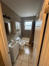 3341 Parkcrest Ln, Unit 3 in Cincinnati, OH - Foto de edificio - Building Photo