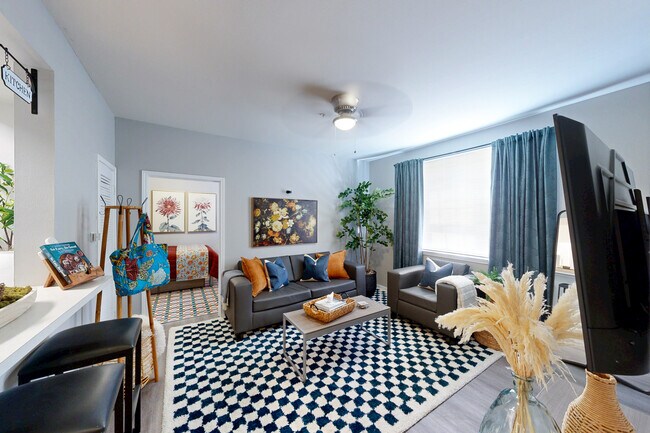 Cadence at Southern in Baton Rouge, LA - Building Photo - Building Photo