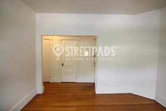 1595 Beacon St in Brookline, MA - Building Photo - Building Photo
