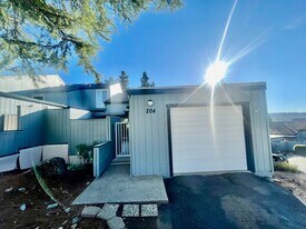 204 Rockwood Dr in Grass Valley, CA - Building Photo
