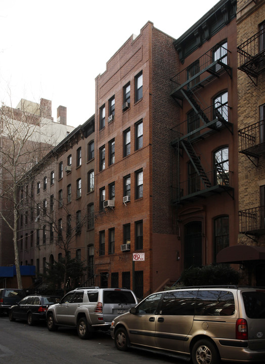 216 E 12th St in New York, NY - Building Photo