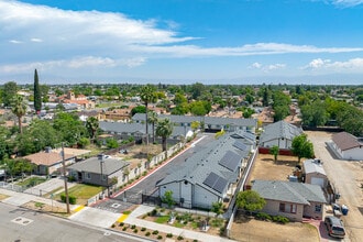 6th Street Apartments in Bakersfield, CA - Foto de edificio - Building Photo