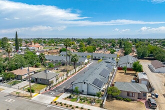 6th Street Apartments in Bakersfield, CA - Building Photo - Building Photo