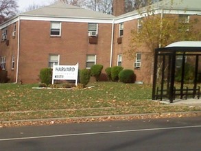 Havard Apartments in North Brunswick, NJ - Foto de edificio - Building Photo