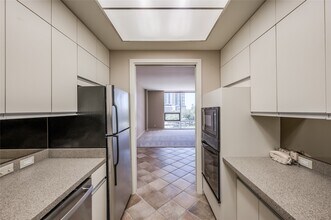 5100 San Felipe St in Houston, TX - Building Photo - Building Photo