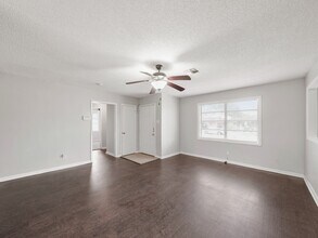 3006 14th Ave N in Texas City, TX - Building Photo - Building Photo