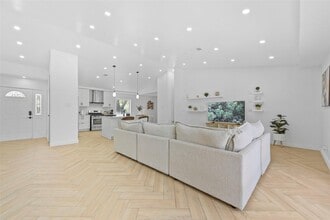3215 Whitehall Dr in Dallas, TX - Building Photo - Building Photo