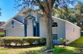 727 Somerstone Dr in Valrico, FL - Building Photo