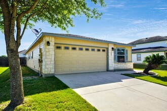 3508 Triangle Ranch in Schertz, TX - Foto de edificio - Building Photo