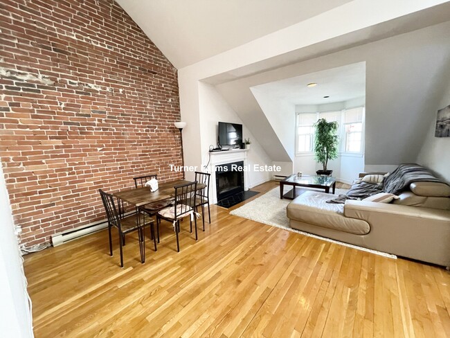 1742 Washington St, Unit 4 in Boston, MA - Building Photo - Building Photo