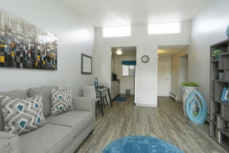 Hudson at Highline in Denver, CO - Building Photo - Interior Photo