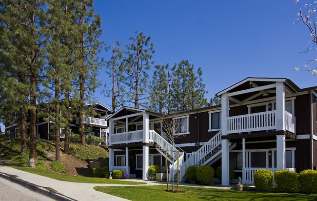 Vantage Point Apartments in Bakersfield, CA - Foto de edificio - Building Photo