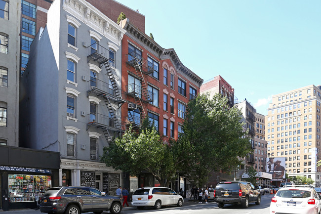Co-op in New York, NY - Foto de edificio - Building Photo