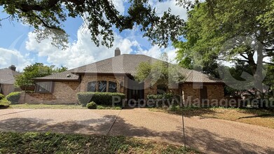 3513 Diamondhead Dr in Plano, TX - Foto de edificio - Building Photo