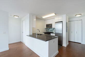 80 Dekalb Avenue in Brooklyn, NY - Building Photo - Interior Photo