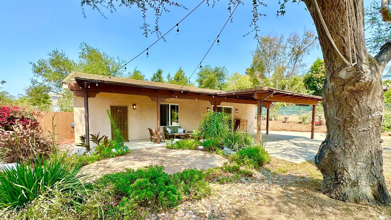 3913 Palomar Dr in Fallbrook, CA - Building Photo