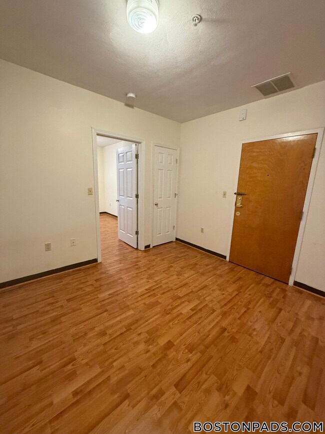 81 Essex St in Boston, MA - Building Photo - Building Photo