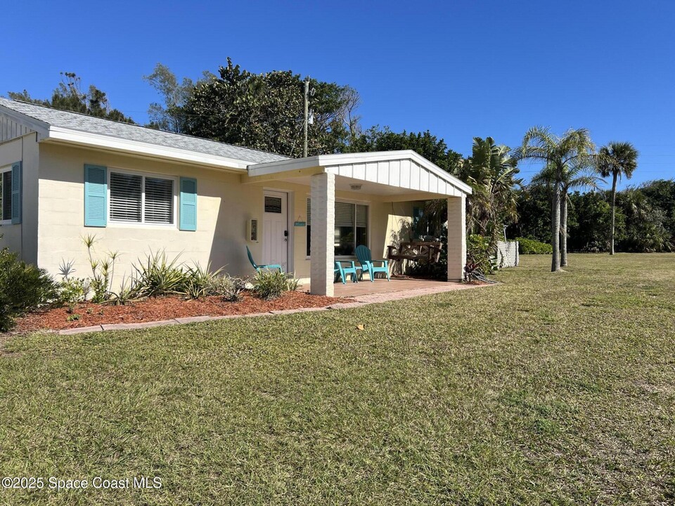 8120 S Hwy A1A in Melbourne Beach, FL - Building Photo