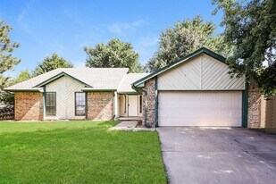 2705 Pinto Trail in Edmond, OK - Building Photo