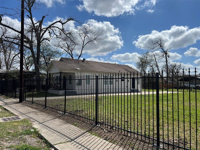 1148 Panama St in Houston, TX - Building Photo - Building Photo
