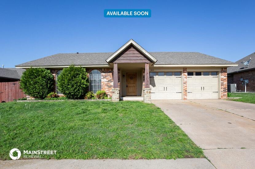 809 S Silver Leaf Dr in Moore, OK - Building Photo