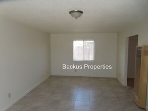 1825 Palm Ave in Soledad, CA - Building Photo - Building Photo