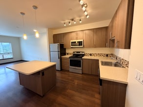 580 8th Ave NE in Issaquah, WA - Foto de edificio - Building Photo