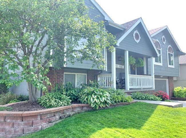 1807 Savannah Dr in Papillion, NE - Building Photo - Building Photo