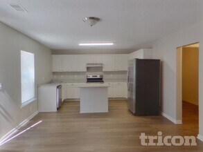 228 Summer Park Rd in Columbia, SC - Foto de edificio - Building Photo