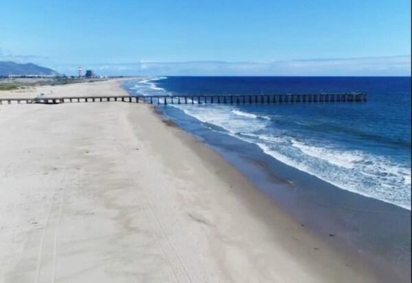 615 Island View Cir, Unit Beach Condo in Port Hueneme, CA - Building Photo