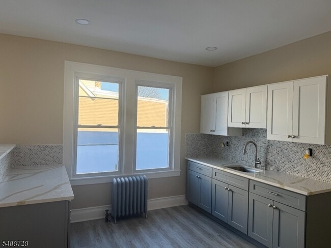 56 Smith St in Newark, NJ - Building Photo - Building Photo