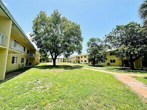 505 NW 177th St, Unit 139 in Miami Gardens, FL - Building Photo - Building Photo
