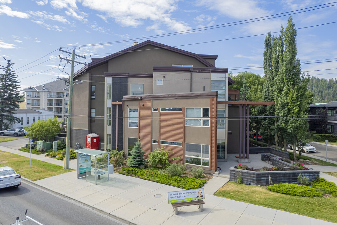 Loren in Calgary, AB - Building Photo