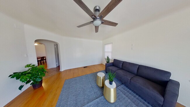 2908 W 85th St in Inglewood, CA - Foto de edificio - Building Photo
