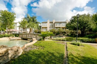 Walden Pond in Houston, TX - Building Photo