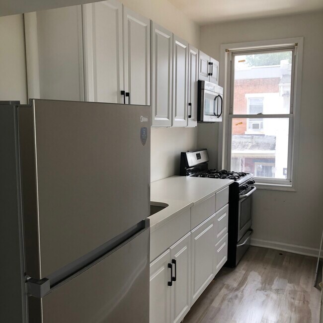 6655 Haddington Ln, Unit 2 in Philadelphia, PA - Building Photo - Building Photo