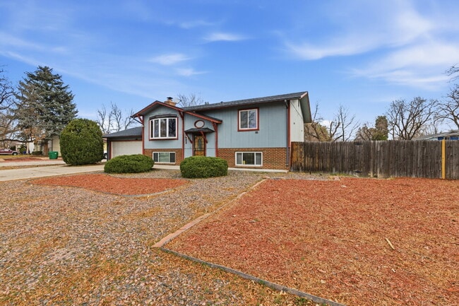 1622 S Troy St in Aurora, CO - Building Photo - Building Photo