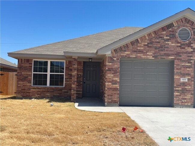 property at 601 Lost Trl