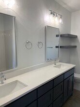 113 N Van Buren Ave in McGregor, TX - Building Photo - Building Photo