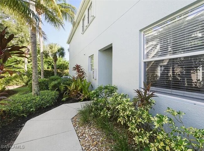 1285 Sweetwater Cove in Naples, FL - Building Photo - Building Photo