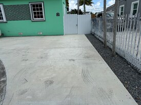 231 W 41st St in Hialeah, FL - Building Photo