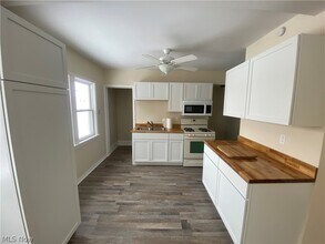 8221 Grand Division Ave in Cleveland, OH - Building Photo - Building Photo